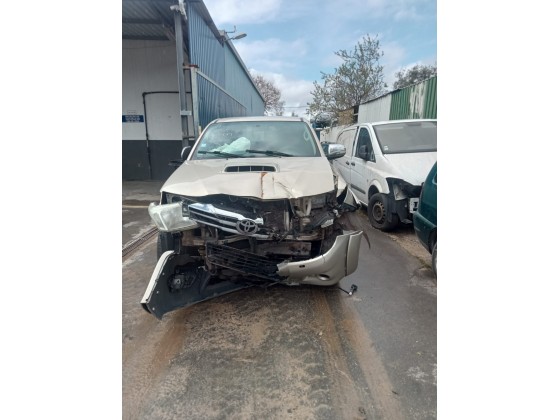 Toyota Hilux 2.5 D4D 145cv 2015 para peças